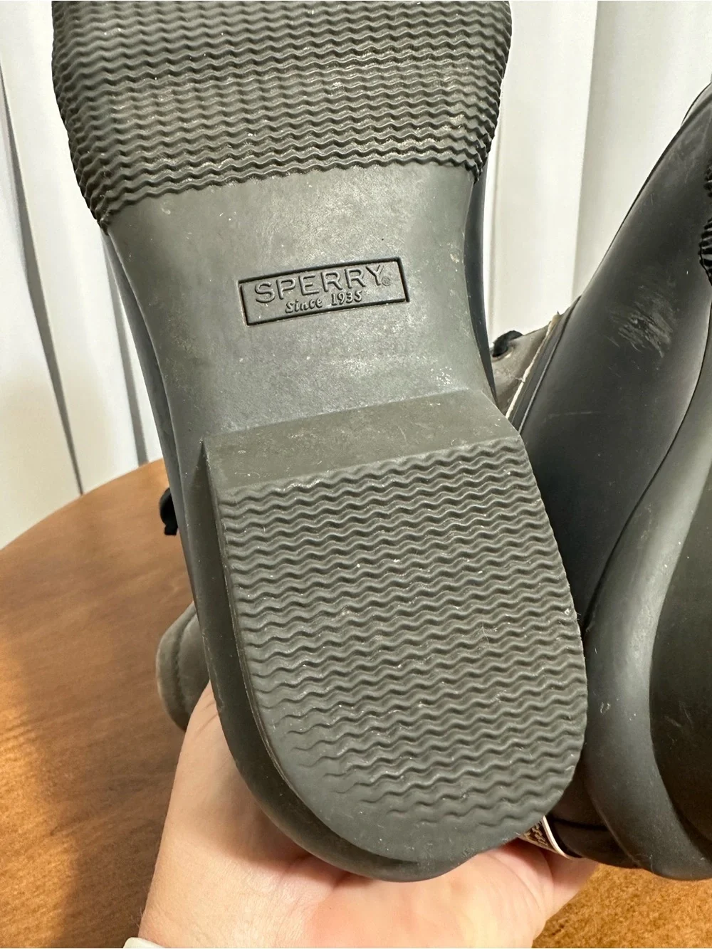 Sperry women’s size 7 saltwater Black and Gray Waterproof Duck Boots